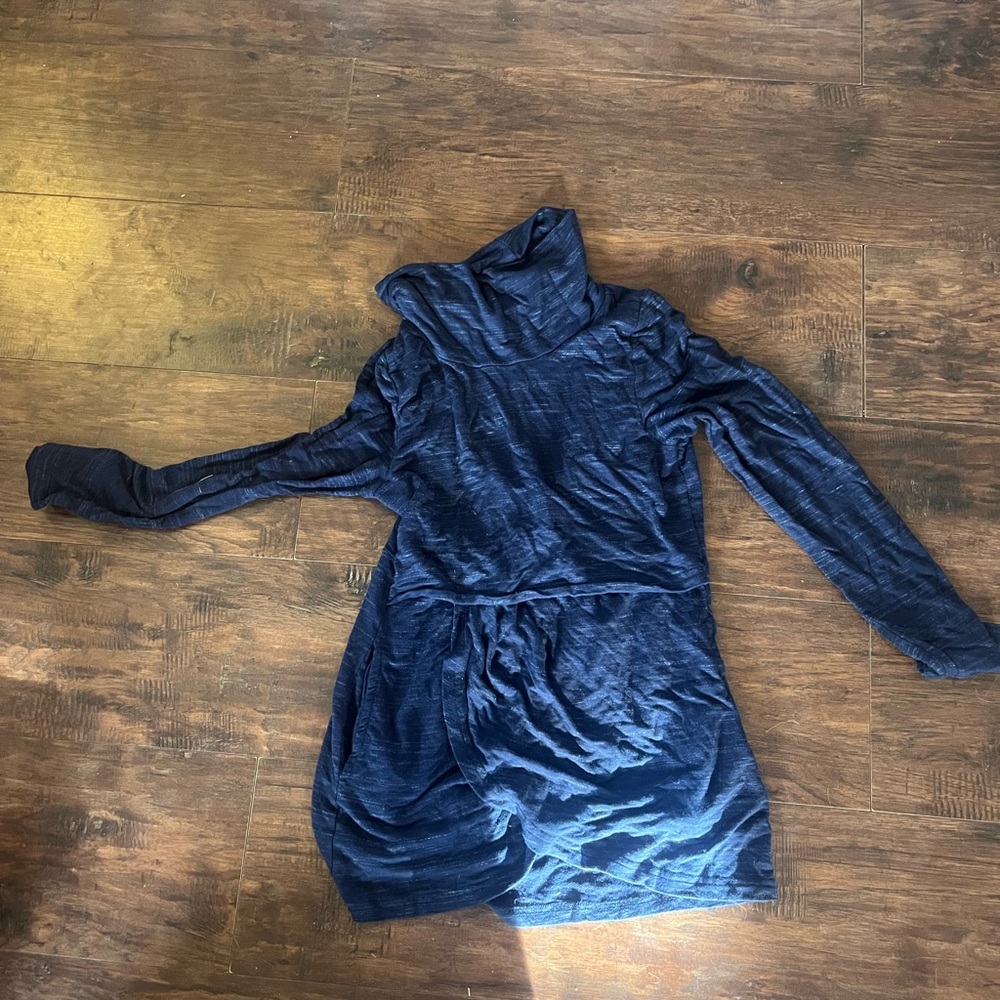 Petal front nursing pullover. Midnight sky
